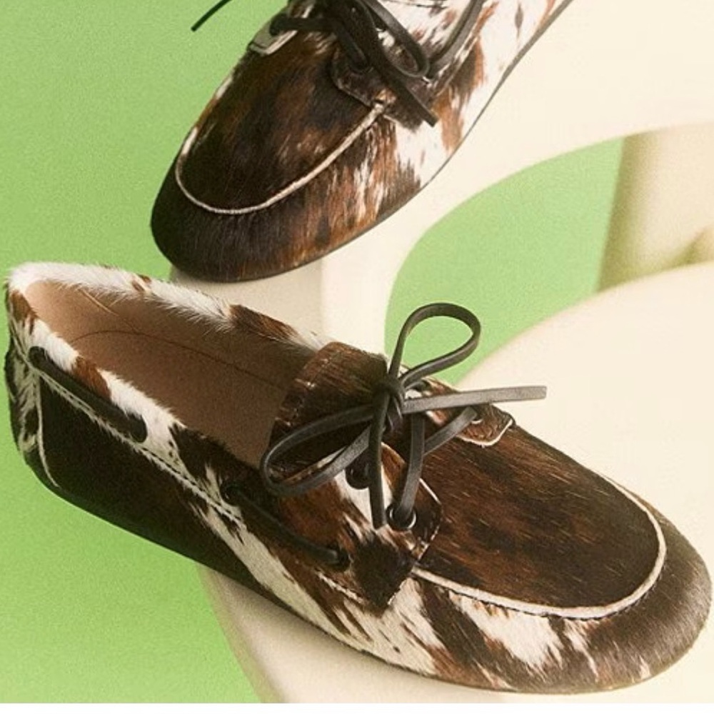 Women’s Cowhide Driving Moccasins in Brown & White - Picture 5 of 16